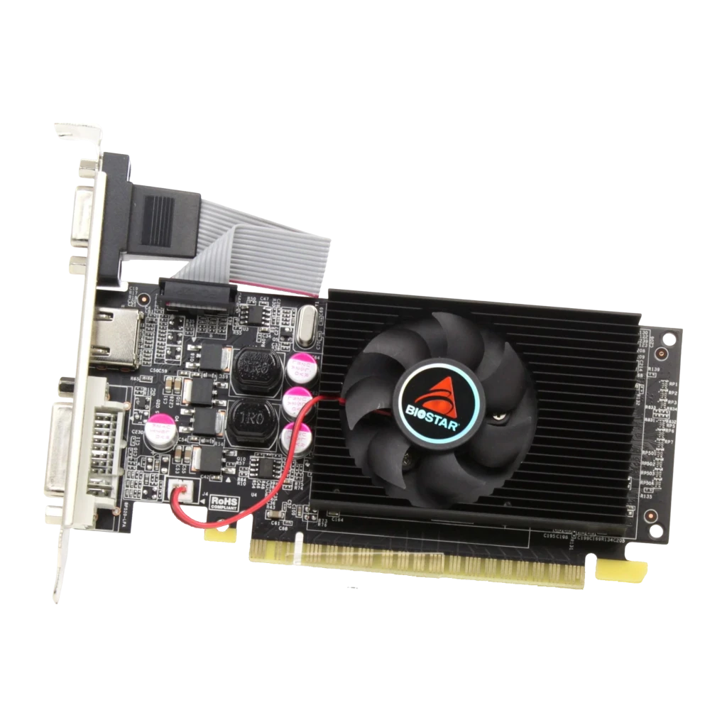 Biostar GeForce GT 610 2GB GDDR3, vista frontal: PCB negro con ventilador Biostar, disipador y puertos DVI, HDMI y VGA